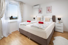Azureo Apartment with Ocean view